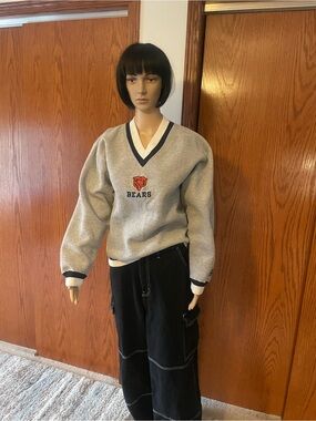 EUC: Logo Athletic Bears Sweater ( unisex)